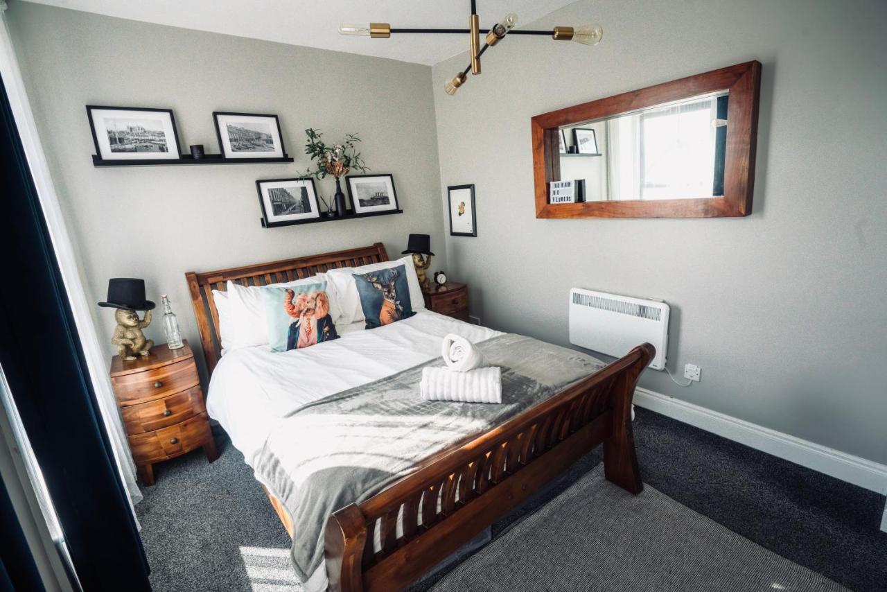 A Stylish 2 Bed Apartment In Cobh Town - Lux Stay Luaran gambar