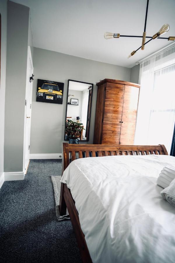 A Stylish 2 Bed Apartment In Cobh Town - Lux Stay Luaran gambar