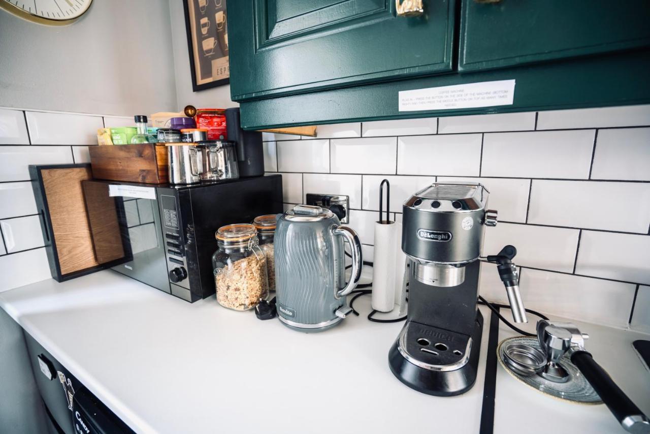 A Stylish 2 Bed Apartment In Cobh Town - Lux Stay Luaran gambar