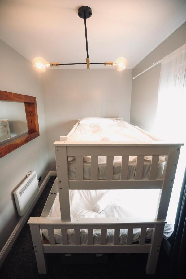 A Stylish 2 Bed Apartment In Cobh Town - Lux Stay Luaran gambar