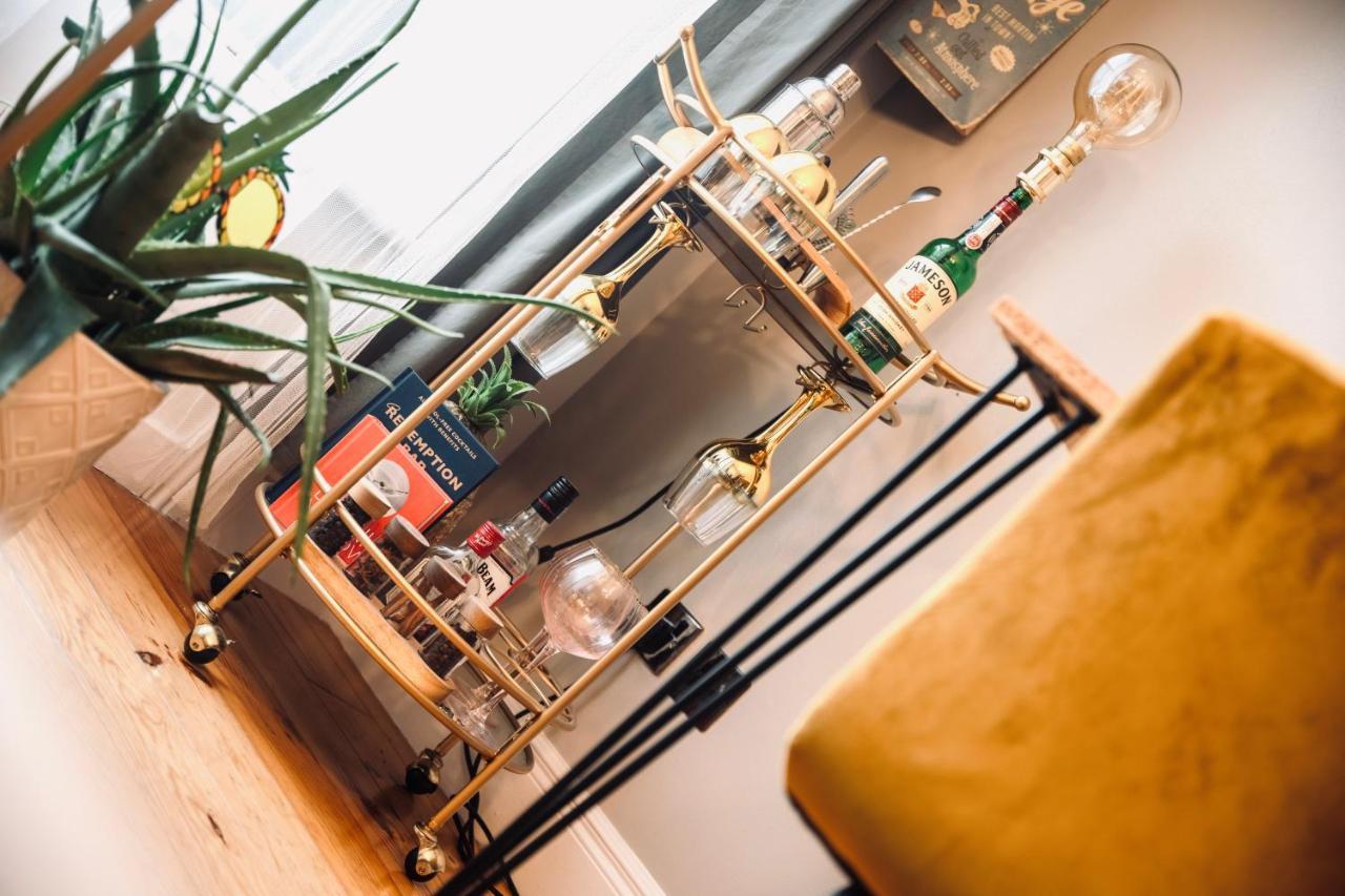 A Stylish 2 Bed Apartment In Cobh Town - Lux Stay Luaran gambar